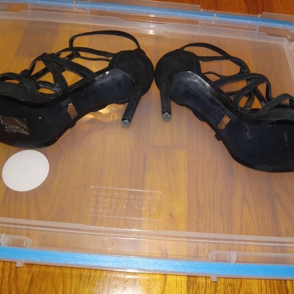 MICHAEL Michael Kors Black Heels - Picture 4 of 5